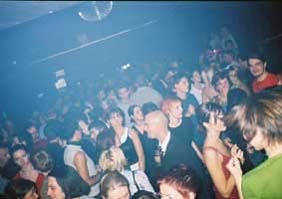 contrast_club_people_4